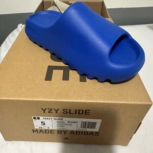 Yeezy Slides